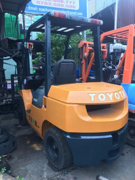 XE NÂNG DẦU 3.0 TẤN SỐ SÀN XE NÂNG DẦU 3.0 TẤN SỐ SÀN