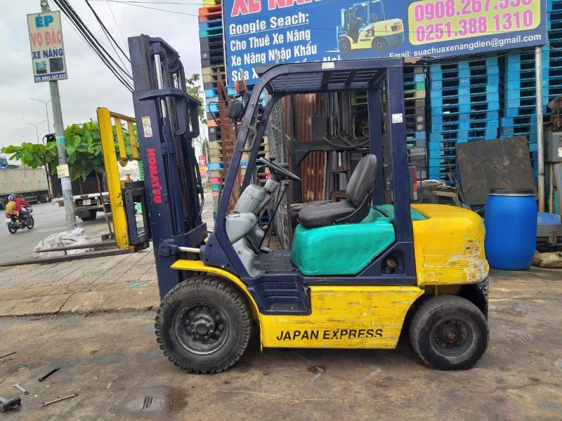 XE NÂNG DẦU KOMATSU XE NÂNG DẦU KOMATSU