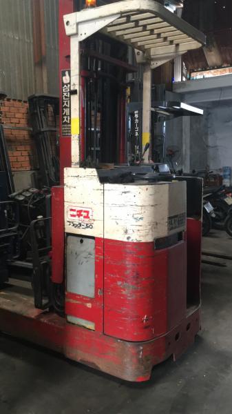 XE NÂNG ĐIỆN ĐỨNG LÁI XE NÂNG ĐIỆN ĐỨNG LÁI