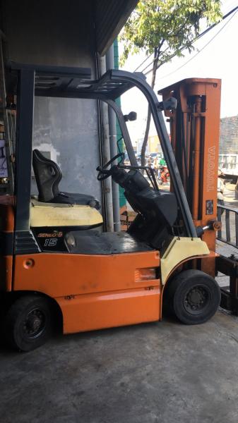 XE NÂNG ĐIỆN TOYOTA (Hình minh họa) XE NÂNG ĐIỆN TOYOTA (Hình minh họa)